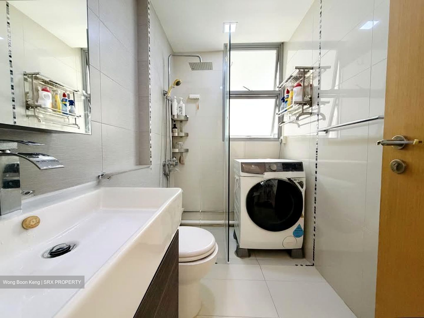 Prive (D19), Condominium #585625071
